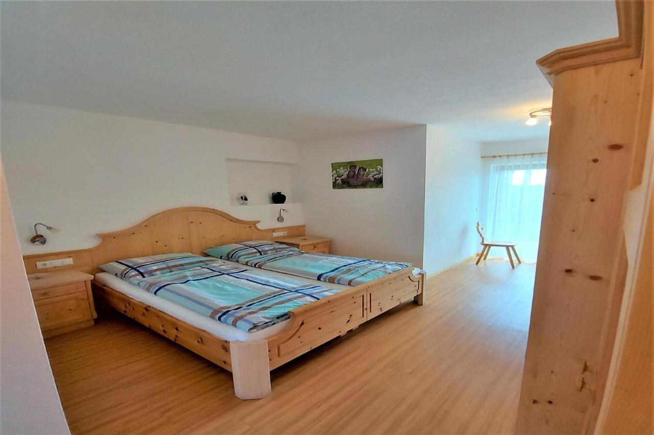 B&B Gasthaus Lieg カステルロット エクステリア 写真