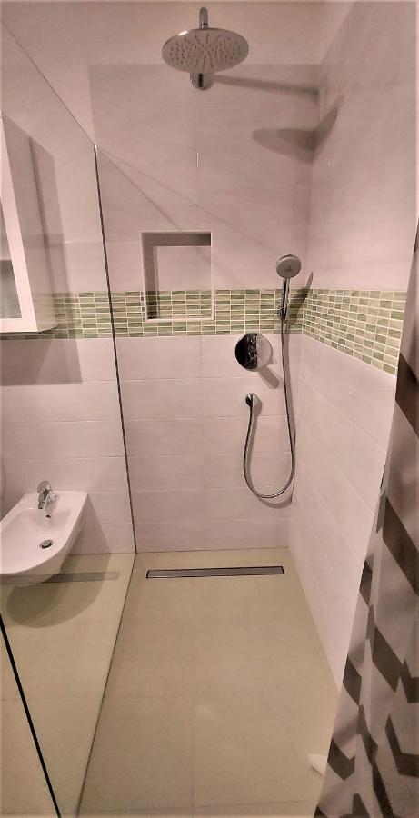B&B Gasthaus Lieg カステルロット エクステリア 写真